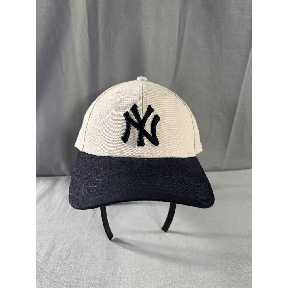 New Era New 9Forty York Yankees Baseball SnapBack Cap Hat MLB Game Day Team Wear